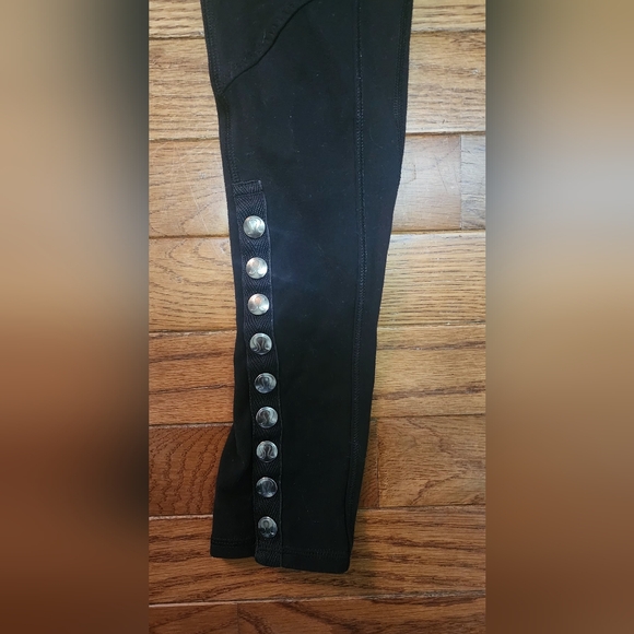 Lululemon Size 4 Cross Town Leggings Snaps Pants Black - Picture 4 of 6